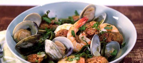 Almejas a la marinera con gambas