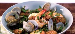 Almejas a la marinera con gambas