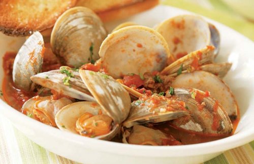 Almejas a la marinera con tomate